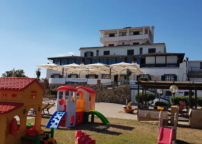 Sunbay Park Hotell 4*