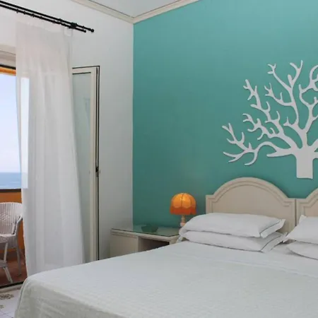 Отель Sunbay Park Чивитавеккья